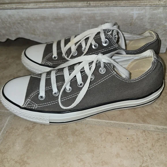Converse Gray Low-Top Sneakers - Picture 3 of 7
